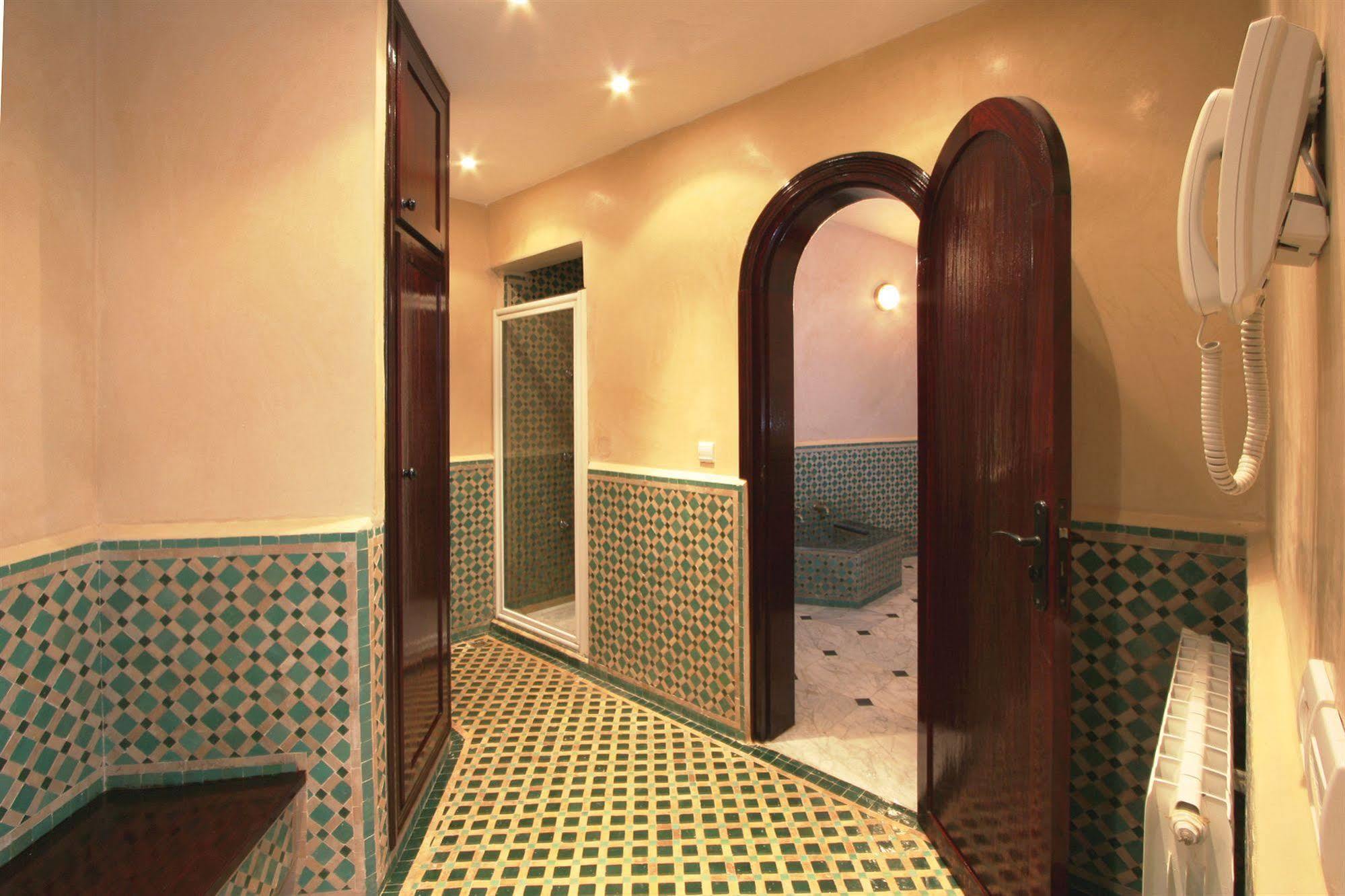 Riad Misbah Fez Exterior photo